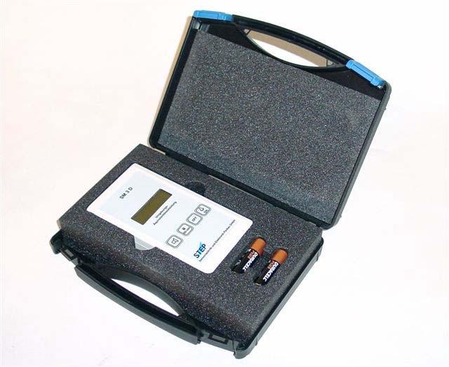 Survey Meter SM 3 D Das SM 3 D ist ein batteriebetriebenes Taschenradiometer zur Messung der Umgebungs- Äquivalent- Dosisleistung. Beta-Strahlung kann qualitativ nachgewiesen werden.