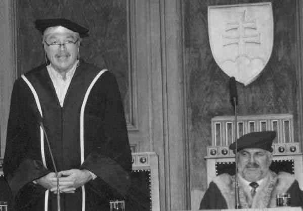júna 2006 v Aule UK, bola udelená čestná vedecká hodnosť doctor honoris causa Univerzity Komenského prof. RNDr. Josefovi Paldusovi, DrSc.