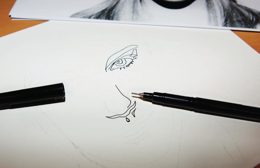 Schritt 3: Um die entstandenen Bleistiftlinien stärker hervorzuheben, zeichnen Sie diese mit einem schwarzen Fineliner oder dem AERO COLOR
