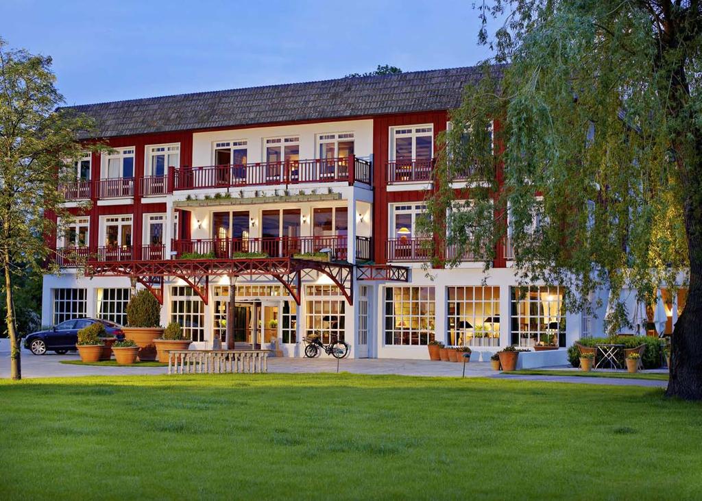 Referenzen - Bleiche Resort & Spa 1992 erwarb Familie Clausing das Hotel und entwickelte es zum heutigen Resort & SPA, untrennbar verflochten mit den Schönheiten der Spreewaldregion.