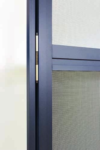Integrierte Federschließer und Magnetzuhaltung sorgen für ein automatisches Schließen der Tür.