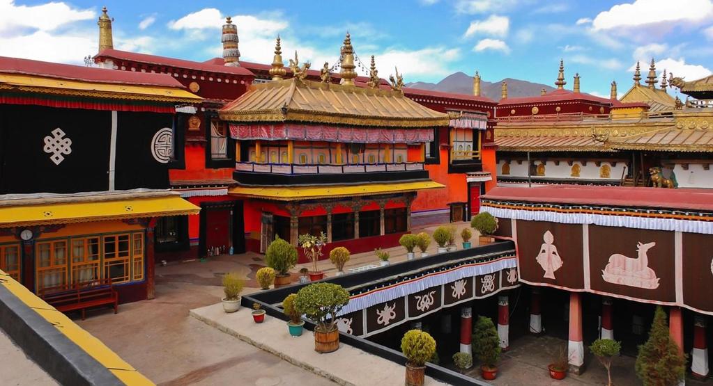 Tag 4 (08.06.2018): Xining / Lhasa (B) Auf geht es mit dem Tibetzug zur Sonnenstadt Lhasa. Transfer zum Bahnhof und Zugfahrt nach Lhasa.