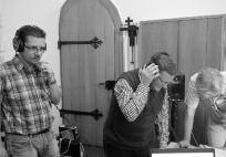 Schwerpunktthema Gotteslob 21 Die Dekanatskirchenmusiker Andreas Weil und Matthias Wolf hören zusammen mit Prof. Bernhard Schmid und DKM Volker Linz die Tonaufnahmen zur CD als Beilage des Buches ab.