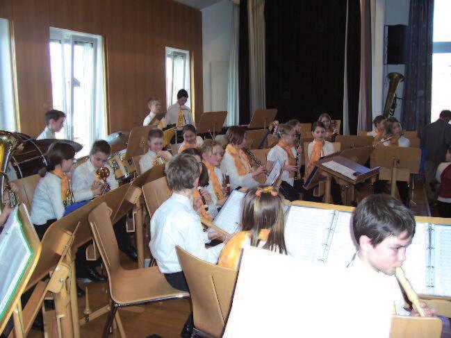 Jugendreferat Lange Nacht der Musik Am 7.Januar 2006 lud der Musikverein seine Jungmusiker zur ersten langen Nacht der Musik.