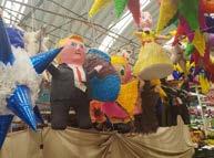 Auf dem Mercado de Medellín lerne ich, wie man Piñatas