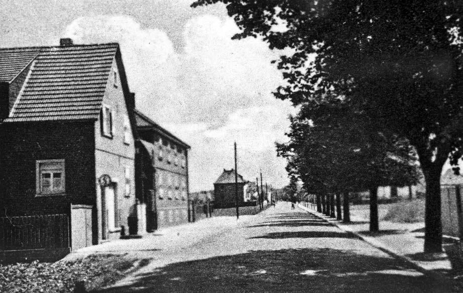 Die erste Tanksäule Vor diesem Haus eröffnete Friedrich Jakobi 1928 die erste Tanksäule in Erzhausen.