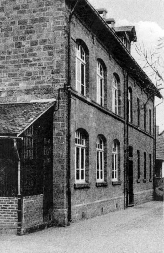 Die alte Schillerschule Der Vorderflügel wurde 1863 und der Hinterflügel 1904 erbaut.