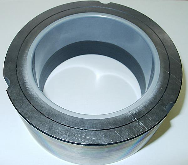 E-Modul [GPa] Beispiel Einschrumpfen (kraftschlüssig) Eingeschrumpfter Ring (Si 3 N 4 ) - Blechumformung Stahl HM Si 3 N 4 600 Keramik 320 Hartmetall 210 Stahl Radius 2-schaliger Armierungs-Aufbau