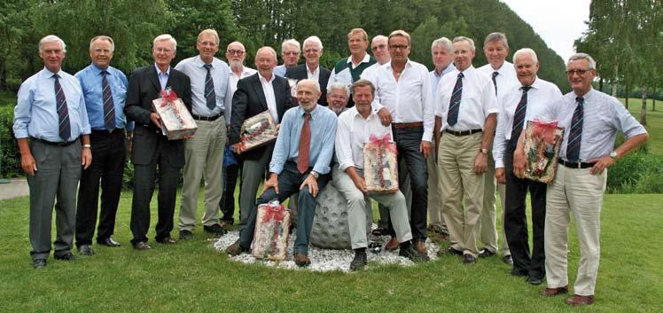 Westf. Golfsenioren Echt gut drauf. Rund 60 alte Golfhasen aus 19 Clubs trafen sich zum Turnier. Präsident Dr. Peter Neuenhahn lobte Organisation und Platzzustand.