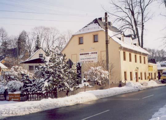 Jahrhunderts Nutzungs geschichte üblichen Fachwerkbauweise ha ben wie das Haus Adelsbergstraße 273.