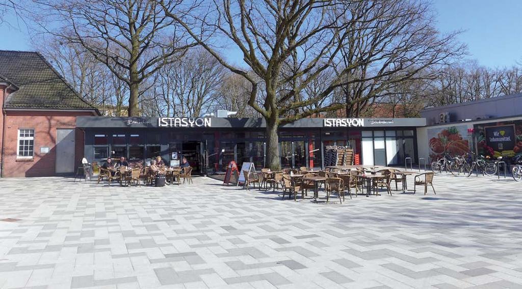 Das neue Café-Restaurant belebt den Bahnhofsvorplatz Die neue Fahrradbox Restaurant und Café Istasyon Im Zuge der Umbaumaßnahmen am Bahnhofsvorplatz ist auch die parallel zu den Gleisen verlaufende