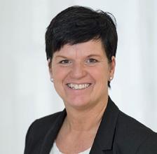 Gesundheits- und Krankenpflege Elke Schauerte Pflegedirektorin Qualitätsstandards im Pflegebereich sind notwendig und wichtig.