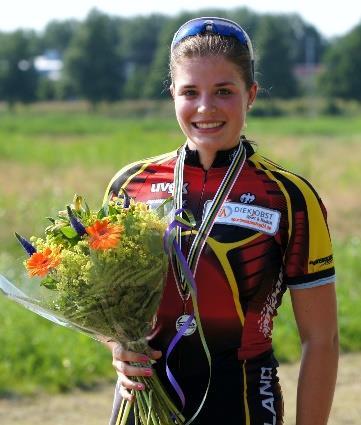 Inline, Fitness, Speed Katharina Rumpus (Skisport Franken-Heilbronn), die letztjährige Vize-Weltmeisterin, ist eine der erfolgreichsten Speed- Sportlerinnen des DRIV.
