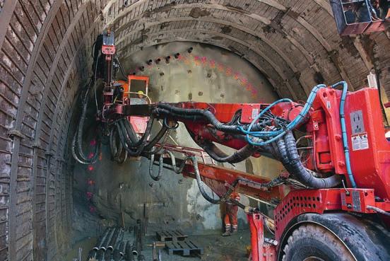 Neubau Albulatunnel Der 5 864 Meter lange Albulatunnel wurde 1903 in Betrieb genommen und ist Teil des UNESCO Welterbes «Rhätische Bahn in der Landschaft Albula / Bernina».