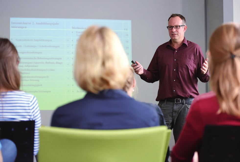 ausbildung (IPP Münster) befinden. Am Stichtag 31.12.2 Buhlmann, U., Rupf, L., Gleiss, M. J., Zschenderlein, K., & befanden sich 72 Therapeuten am IPP in der Ausbildung Kathmann, N. (2).