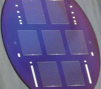 1 2 Höchsteffiziente Mehrfachsolarzellen auf kristallinem Silicium Das Fraunhofer ISE entwickelt für Solarzellen auf der Basis von kristallinem Silicium verschiedene Konzepte, die Wirkungsgrade