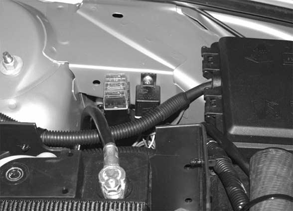 Thermo Top Z/C Rover 75 Nur für Heizgeräte Variante 2 (98570B) - 6-poligen Stecker (9/2) am Zuheizer abziehen - Abdichtung aus Pin 4 aushebeln und entfernen - Entriegelungszungen am 6-poligen Stecker