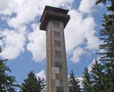 Der Klausenturm, ein 46 m hoher Aussichtsturm, ist Ausgangspunkt des 100 km langen Wanderwegenetzes im südlichen Fichtelgebirge.