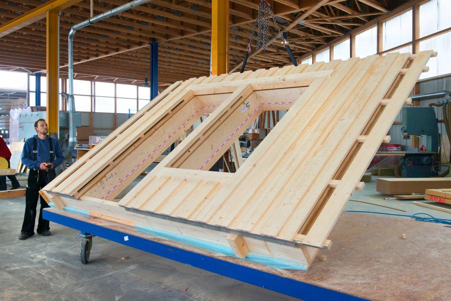 Partner für den Holztafelbau Herstellung vorgefertigter Wand-, Dach- und Deckenelemente Ausführungsplanung, inklusive Statik und