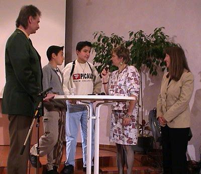 Hier werden die Ehrungen mitgeteilt, die unmittelbar für das Engagement im Rahmen der Jugendrechtshausbewegung erfolgt sind. Samstag, 8. Mai 2004. Tübingen.