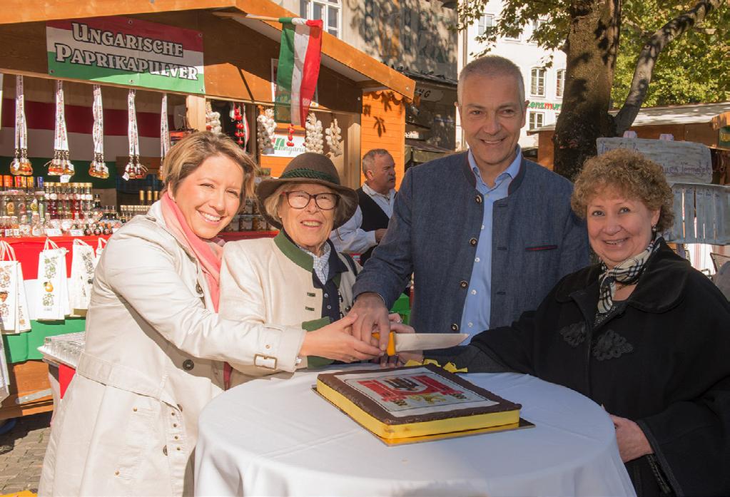 Eröffnung Die Außenwirtschafts-Konsulin des ungarischen Generalkonsulats, Frau Elisabeth Schosser, Präsidentin der