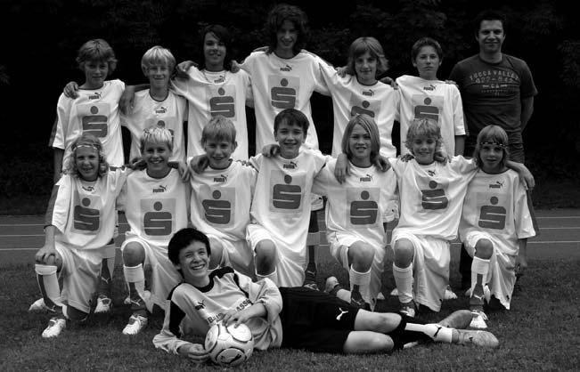 BGF-Team schreibt Schulsportgeschichte Fußball Schülerliga Vorab: Es war das Jahr der großen Erfolge! Nur einmal, im Jahr 1984 unter der Leitung von Prof.