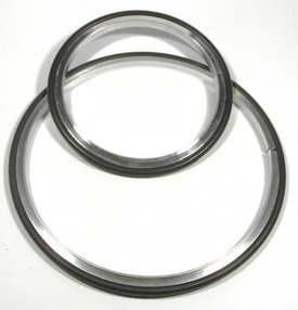 ISO Zentrierringe mit O-Ring ISO ZENTRIERRINGE. Die von Allectra angebotenen Zentrierringe besitzen einen Innenring aus oder Aluminium. Als Standard wird ein Viton Dichtring verwendet.