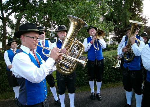 Juni nahmen wir am Musikfest in Lochen teil - ein rundum lustiges Fest.