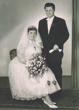 Bei Familie Weber/Schlösser schafften Christels Eltern nach der offiziellen Verlobung erst einmal ein Ferkel an, das dann in nächster Zeit fett gefüttert wurde.