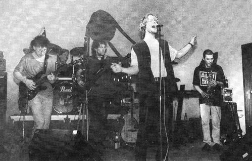 vor 20 Jahren (April 1995) Etwa 200 Jugendliche besuchten die bereits dritte Power-Rock-Night, die in der Lindauer Mehrzweckhalle stattfand.