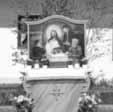 Altar auf dem Dorfplatz wurde geschmückt von Familie Oswald, Palmbuschen werden vom Kath.