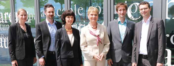 Seit 23 Jahren im Dienste der Verbraucher aus Baden-Württemberg und dem Elsass 6 Friedlinde Gurr-Hirsch (4. von links) während ihres Besuchs in Kehl.