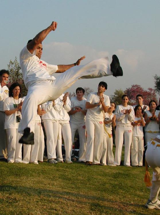 Brasilien in Lippstadt Capoeira eine neue Abteilung des Judo Sportverein Lippstadt e.v. Am Montag, 06. November 2006, findet das ersten Training Capoeira statt.