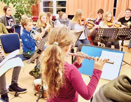 Während der Spiekeroog Musiktage 2013 kam es dann zur ersten Zusammenarbeit mit dem Lietz-Orchester. Im Jahr darauf wurde ein Klezmer-Abend für die Wintermusikreihe Blaue Kogge einstudiert.