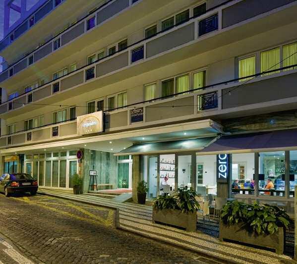 HOTEL ORQUIDEA *** Das moderne Stadthotel befindet sich mitten im Herzen der Stadt Funchal.