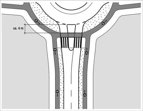 Führen Radwege in mehreren Knotenpunktzufahrten auf einen Kreisverkehr zu, ist die Weiterführung der Radwege außerhalb der Kreisfahrbahn eine verkehrssichere und von der überwiegenden Mehrzahl der