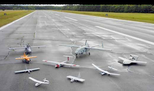 20 Unternehmen & Märkte 2017: Ein verlorenes Jahr für die deutsche UAV Branche Laut Marktanalyse Fly High steht der Drohnenmarkt in seiner Entwicklung erst am Anfang.