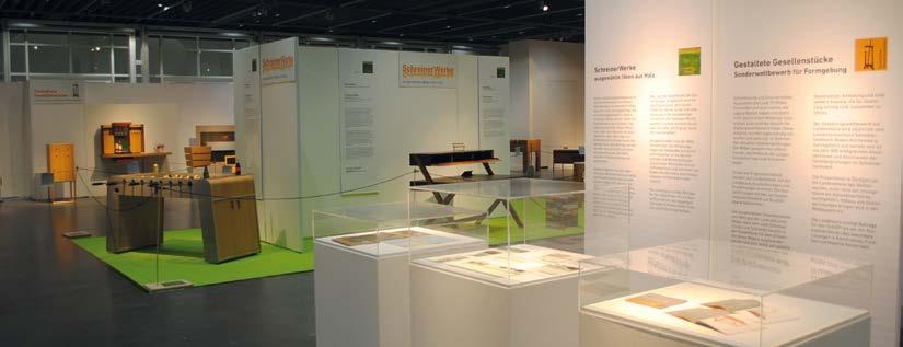 Am Eingang der Ausstellung werden Gestaltete Gesellenstücke, SchreinerWerke und DetailPreis vorgestellt.