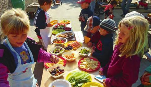 Seite 12 Ausgabe September 2017 vom 28. September 2017 Nr. 321 Bildungsort Küche Anfang September wurde in unserer Kindertagesstätte das alljährliche Erntedankfest gefeiert.