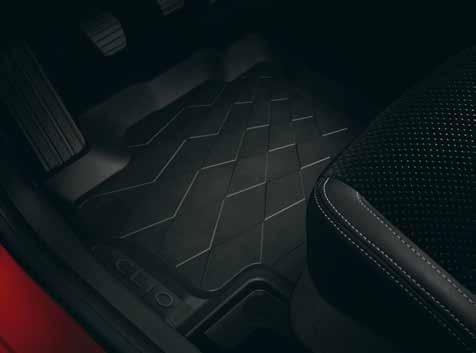 Fussmatten Die massgeschneiderten, personalisierten Clio Fussmatten sind ein weiteres raffiniertes Detail für Ihren Renault. Sie lassen sich ganz einfach über zwei Sicherheitsclips befestigen.