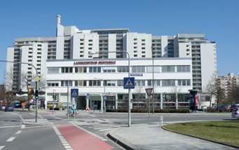 Paul-Ottmann-Zentrum im Westkreuz ist sozialer kultureller Schlüsselbereich mit der Stadtteil bibliothek, dem Ärztehaus dem Nahversorgungs- Dienstleistungsangebot.