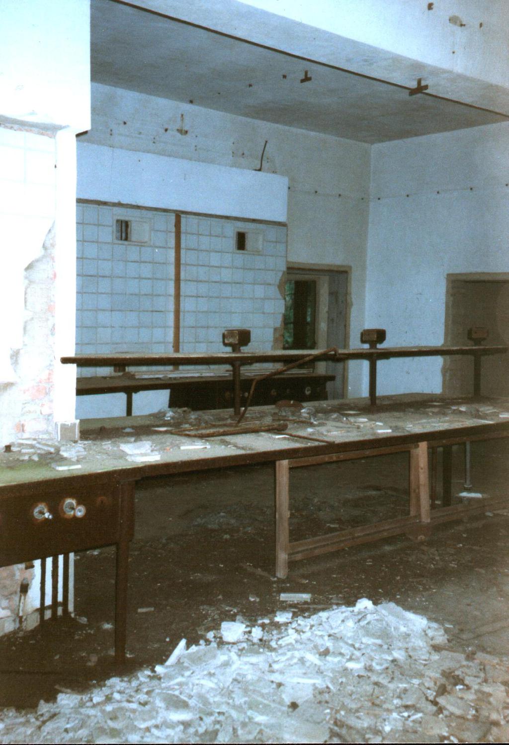 111 Foto 18: Clausthal-Zellerfeld, Sprengstoff-Fabrik Tanne, Labor. Foto: Martina Löbner, August 1999.