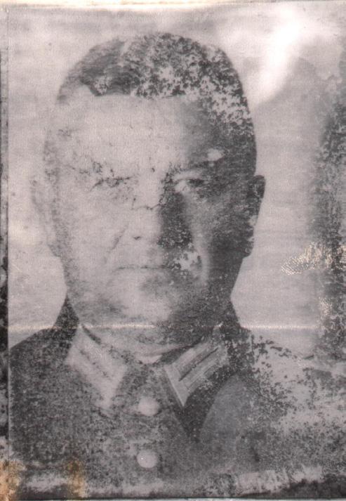 232 losen Einsatzes für die Ziele A. Hitlers mit Wirkung vom 20.04.33 zum Pol.hauptmann befördert worden. 839 Foto 31: Johannes Wirth, geb. 05.07.1896. Reproduktion, hergestellt im Bundesarchiv.