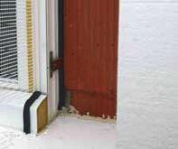 i speziellen (z. B. schmutzabweisenden) Oberflächenbeschichtungen kann eine Vorbehandlung erforderlich sein (nach Rücksprache mit den Tür- bzw. Fensterlieferanten).