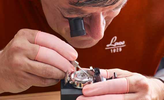 Denn bei uns sind es noch die Uhrmacher mit ihrer ganzen Erfahrung, die eine Laco bauen. Von der Idee bis zum letzten Schliff: alles Handarbeit mit Leidenschaft.