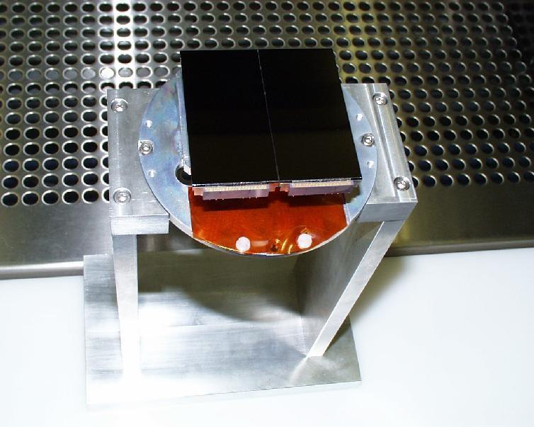 Harps CCD Detektor 2 EV 44-82 CCDs je 2k x 4k Pixel Gesamtauflösung: 4k x 4k Pixelgröße 15µm^2 Spalt zwischen Chips führt zum