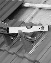 Montage Bügel bei Standstein Schraube mit integrierter Unterlegscheibe vom Standstein entfernen.