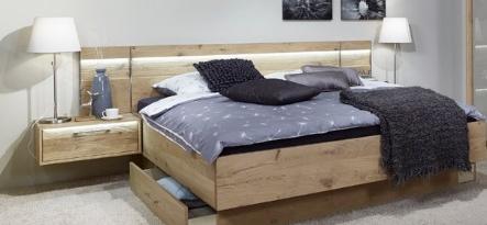 CADIZ Betten Doppelbett mit Fußteil mit Liegenfussteil auf Chromfüssen, incl. schwebenden Konsolen 60er und Paneelaufsätze Beschreibung: Nakos sind alternativ auch in 46er erhältlich.