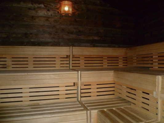 Stock, Umkleidekabine Sauna (Version 2.0.) Kelo-Sauna außen Kelo-Sauna außen Kelo-Sauna außen Kelo-Sauna außen Tür Innentür Kelo-Sauna Die Tür bzw.