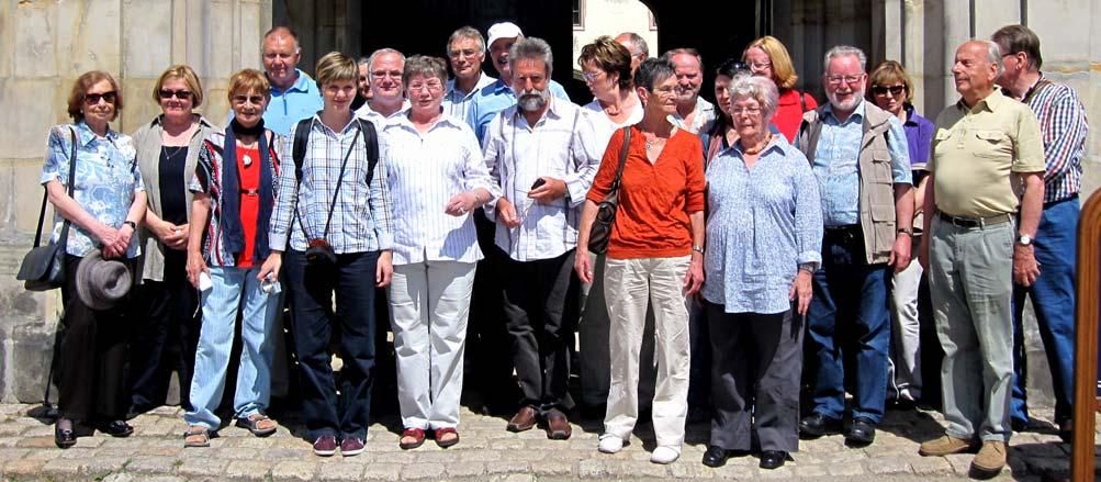 Abb. 2012-3/09-01 (Foto SG) PK-Treffen 2012, Schloss Sychrov: vorne von links: Frau Dr. Billek, Frau Peltonen, Frau Ruschel, Frau Michl jun., Frau Michl sen.